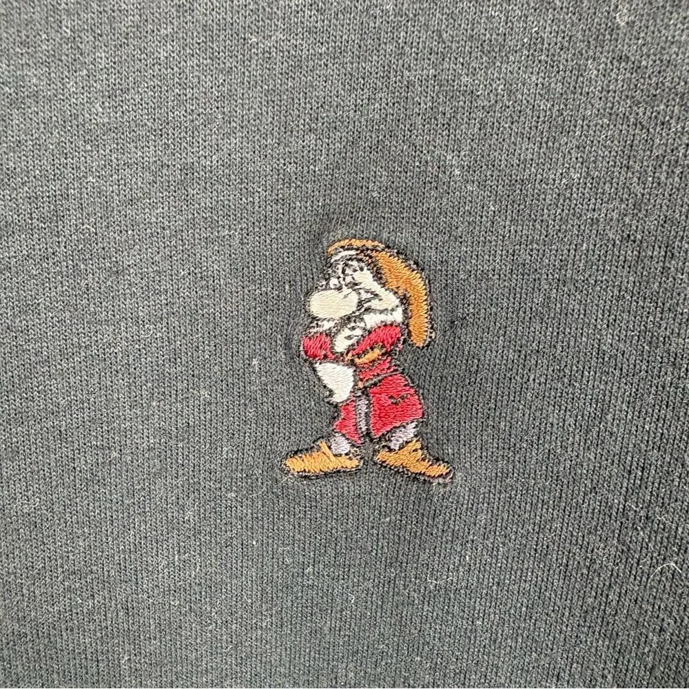 Disney Parks Grumpy‎ Snow White Seven Dwarves Crewneck Sweater